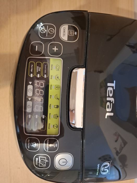 Vând Multicooker Tefal