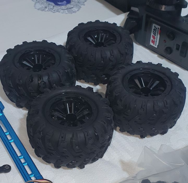 Машинка на пульте управления, запчасти на радиоуправляемые машинки