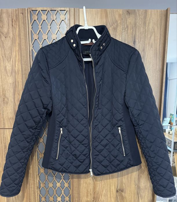 Тъмносиньо преходно яке ZARA