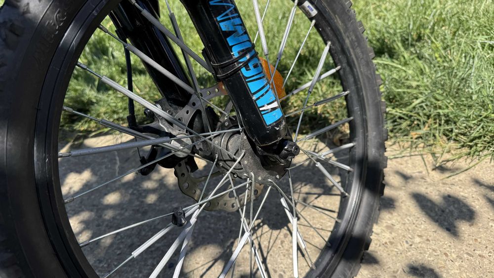 Bicicletă Mountain Bike – roți 20” – stare bună, ideală 6–10 ani