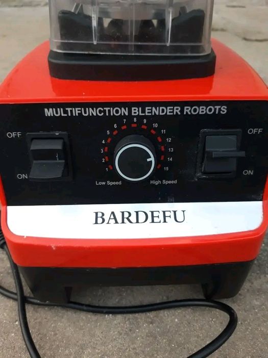 Продава се Работещ  мултифункционален блендер