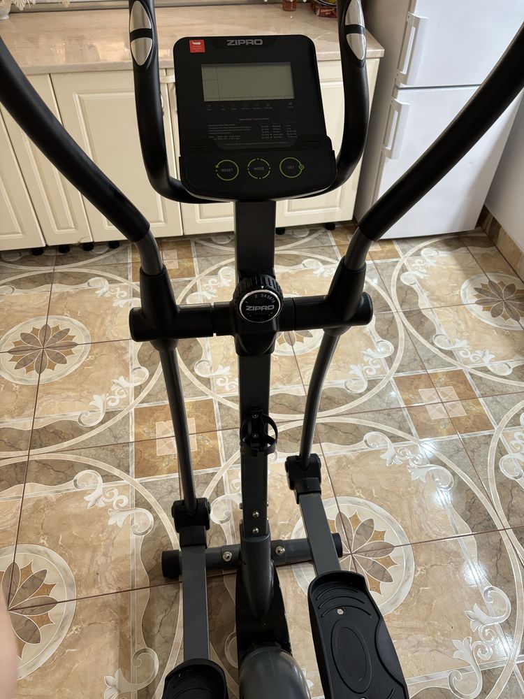 Bicicleta fitness eliptica Zipro Hulk