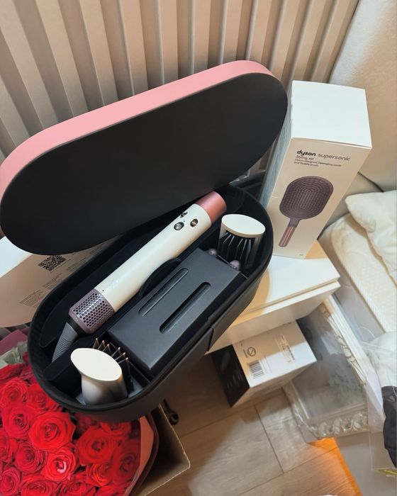 Продаю Dyson с расческой