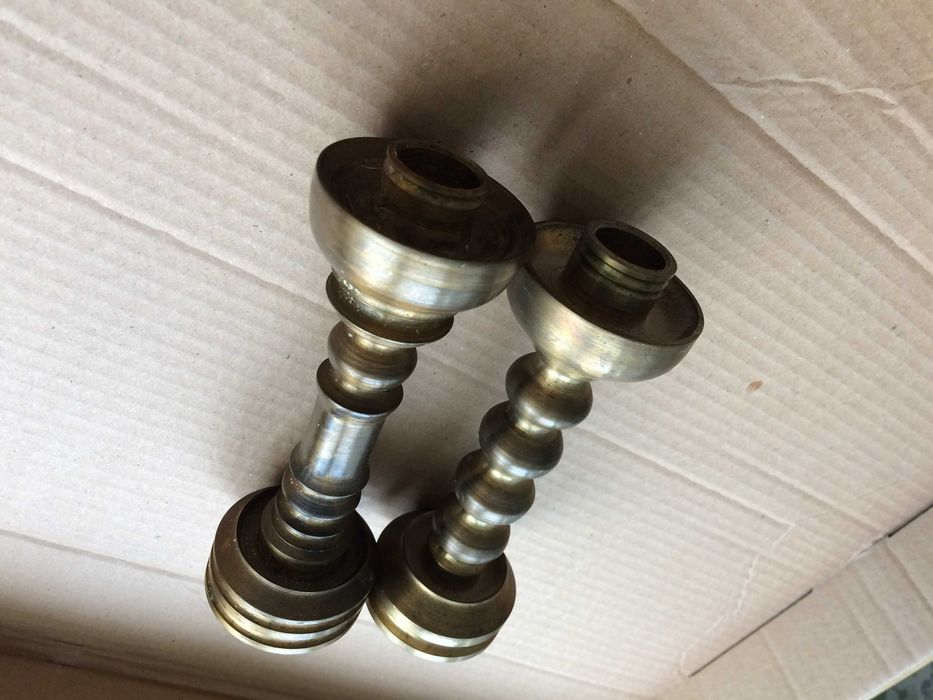 Стари масивни свещници от плътен месинг