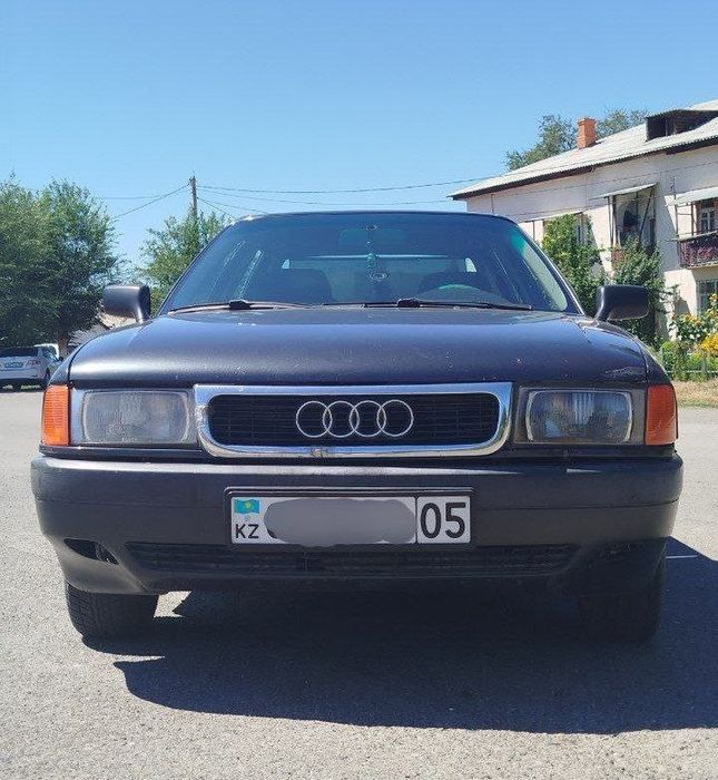 машина Audi 80 b3