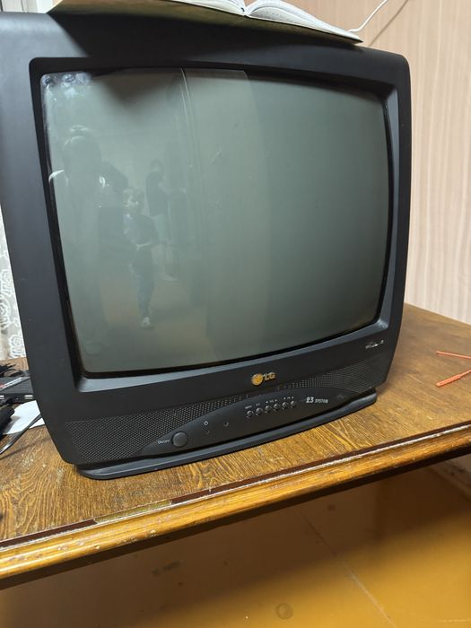 Отдам рабочий телевизор