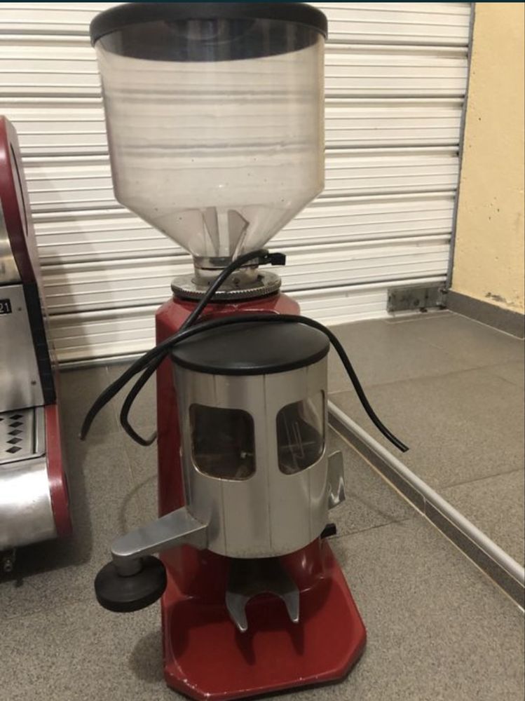 Професиална кафемелачка Mazzer