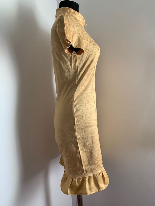 rochie noua bej lucioasa