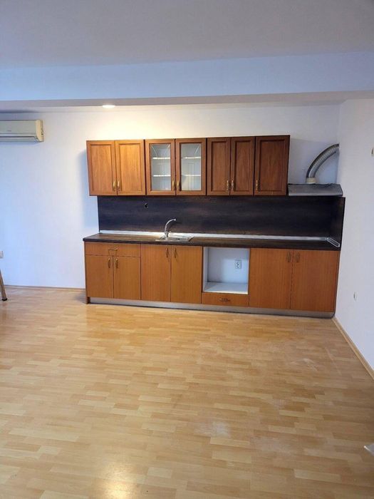 Необзаведен Тристаен, под наем, ж.к Възраждане