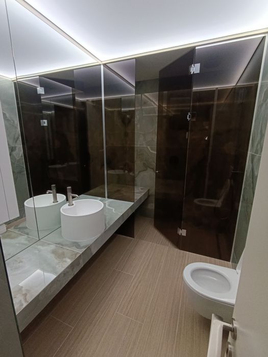 Cabine de dus si paravane din sticla