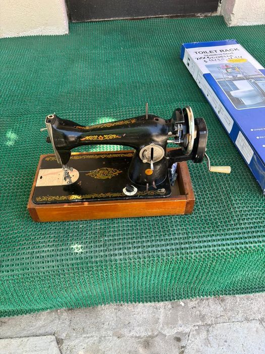 Швейная машина ручная