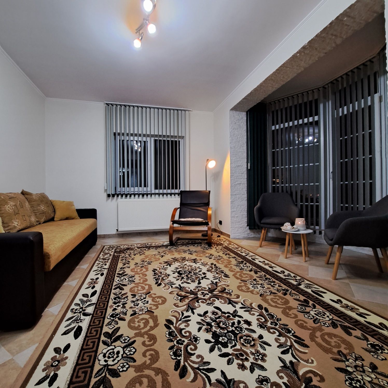 Casă duplex de vanzare .