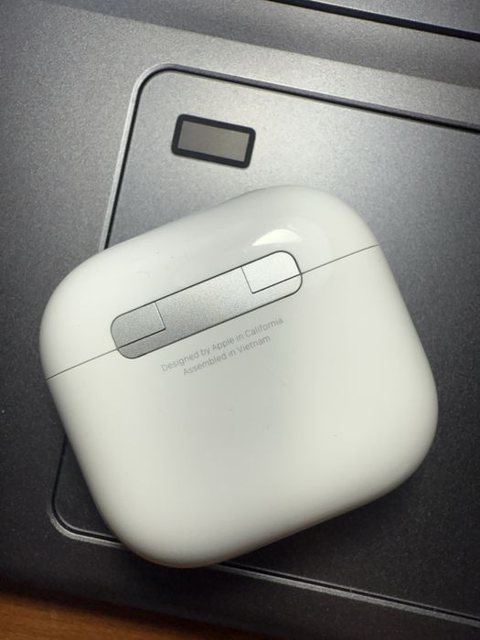 Airpods 4 Active Noise Cancellation