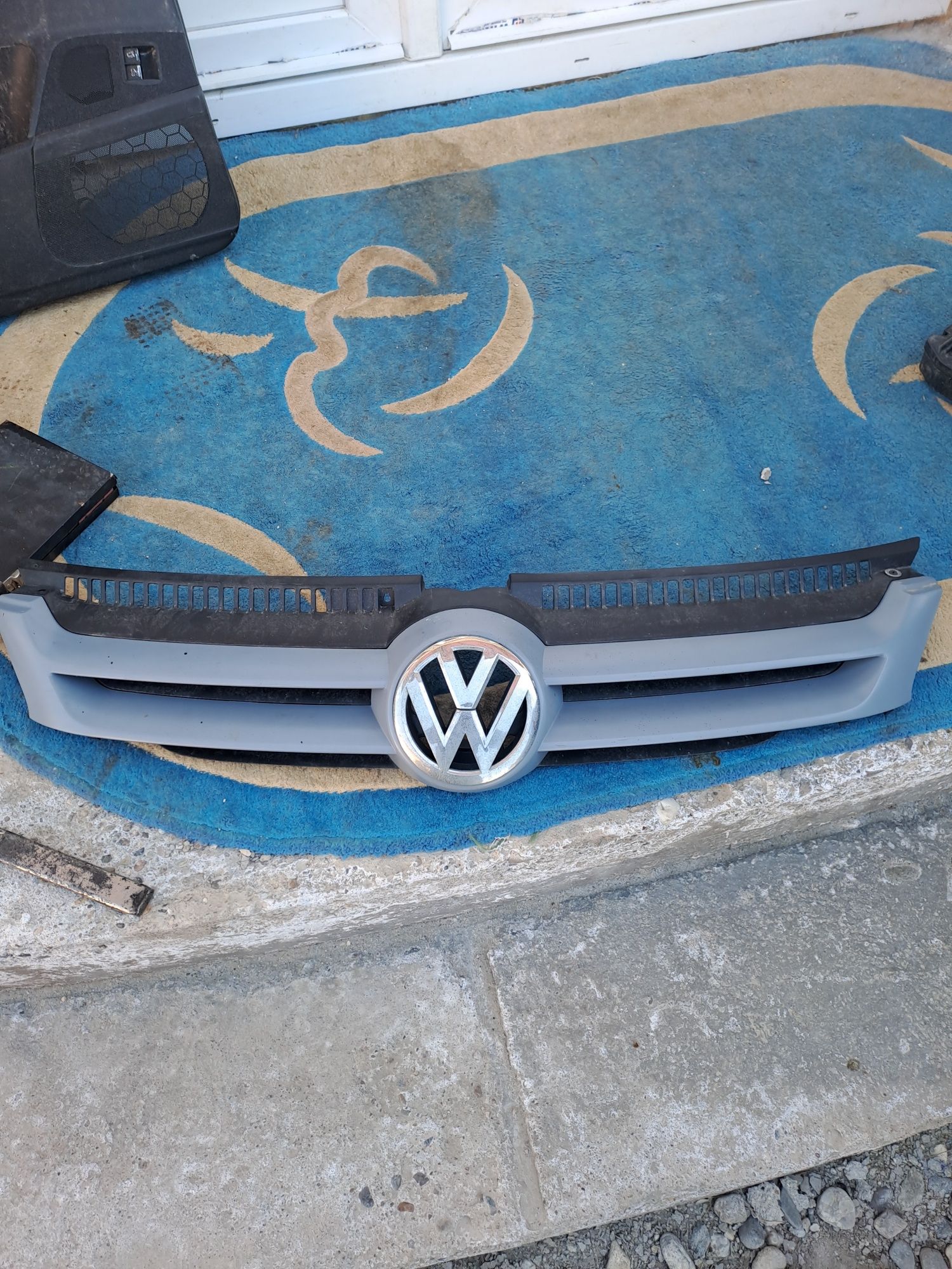 Grila bara fata Volkswagen Golf 5 Plus