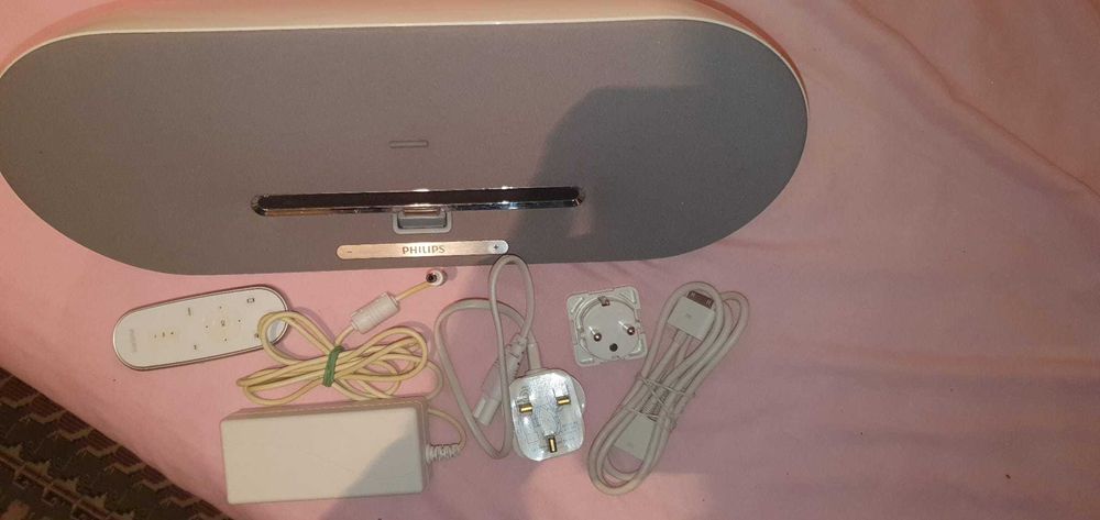 PHILIPS DS8500/05 Fidelio Docking Speaker for iPhone/iPod - White