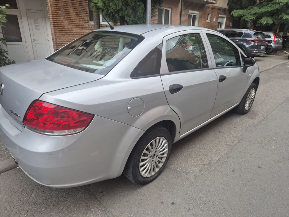 Vând mașină Fiat Linea