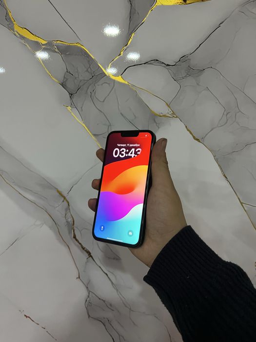 Продаю айфон 13 идиеал