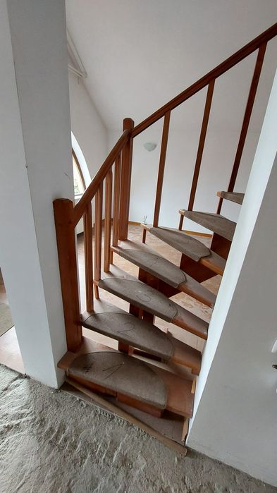 Scară de interior lemn masiv