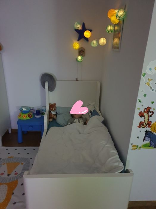 Vând pat alb extensibil Ikea - Busunge + saltea extensibilă Vyssa Vink