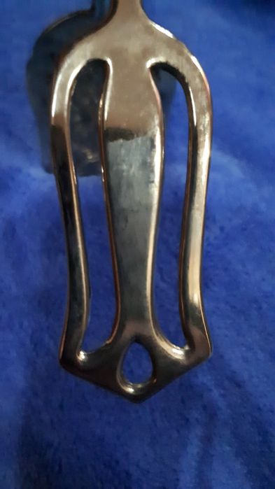 Серебряные щипцы лопатка