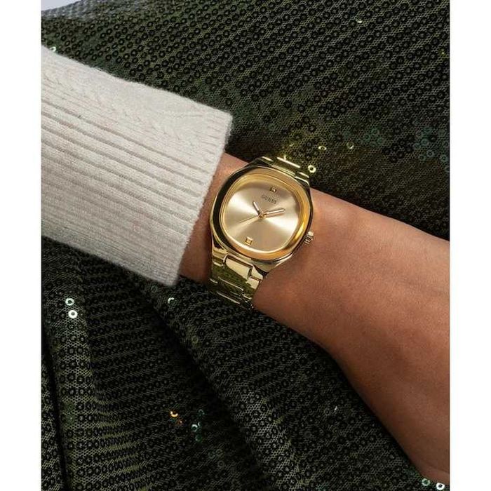 Часовник дамски Guess Eve GW0615L2. Нов. Златист.