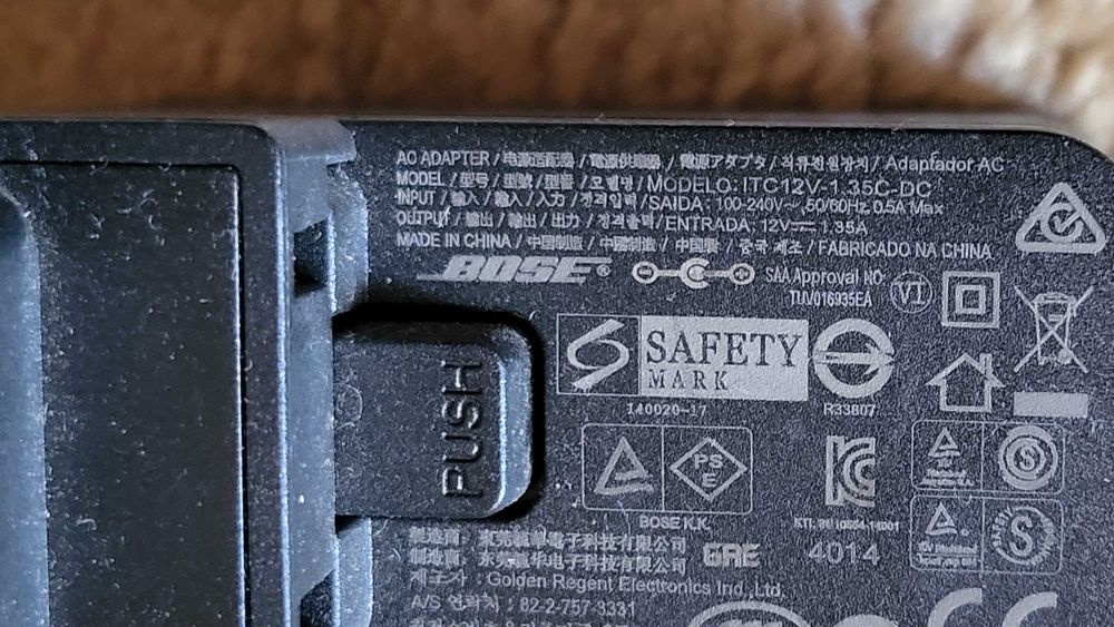 BOSE Incarcator 12V-1.35A fuctional