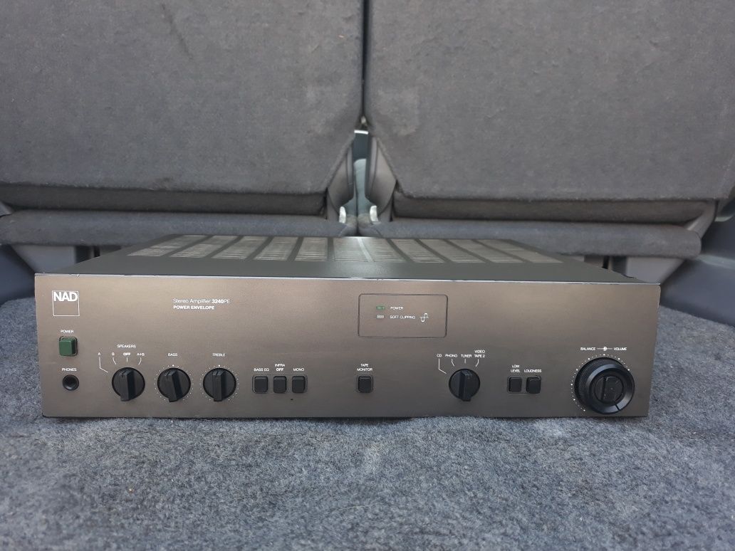 Amplificator vintage NAD 3240PE
