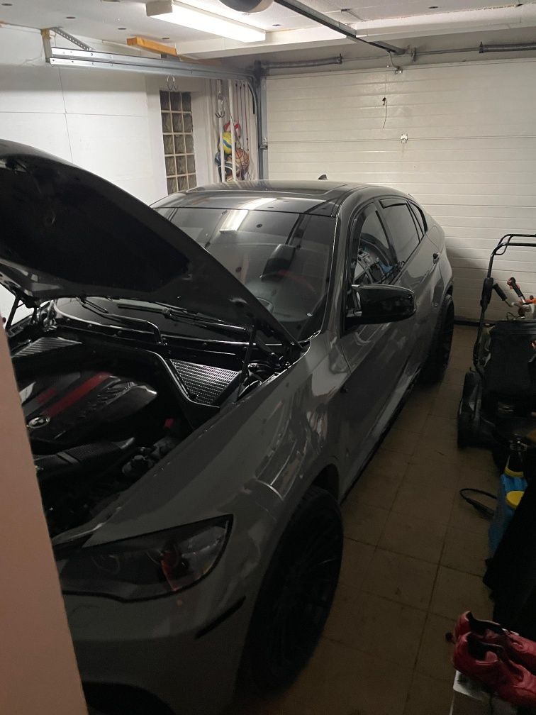 BMW x6 306 cai    2010