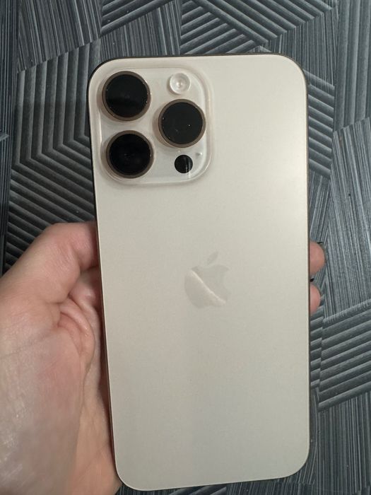 Чисто нов iphone 16 PRO MAX