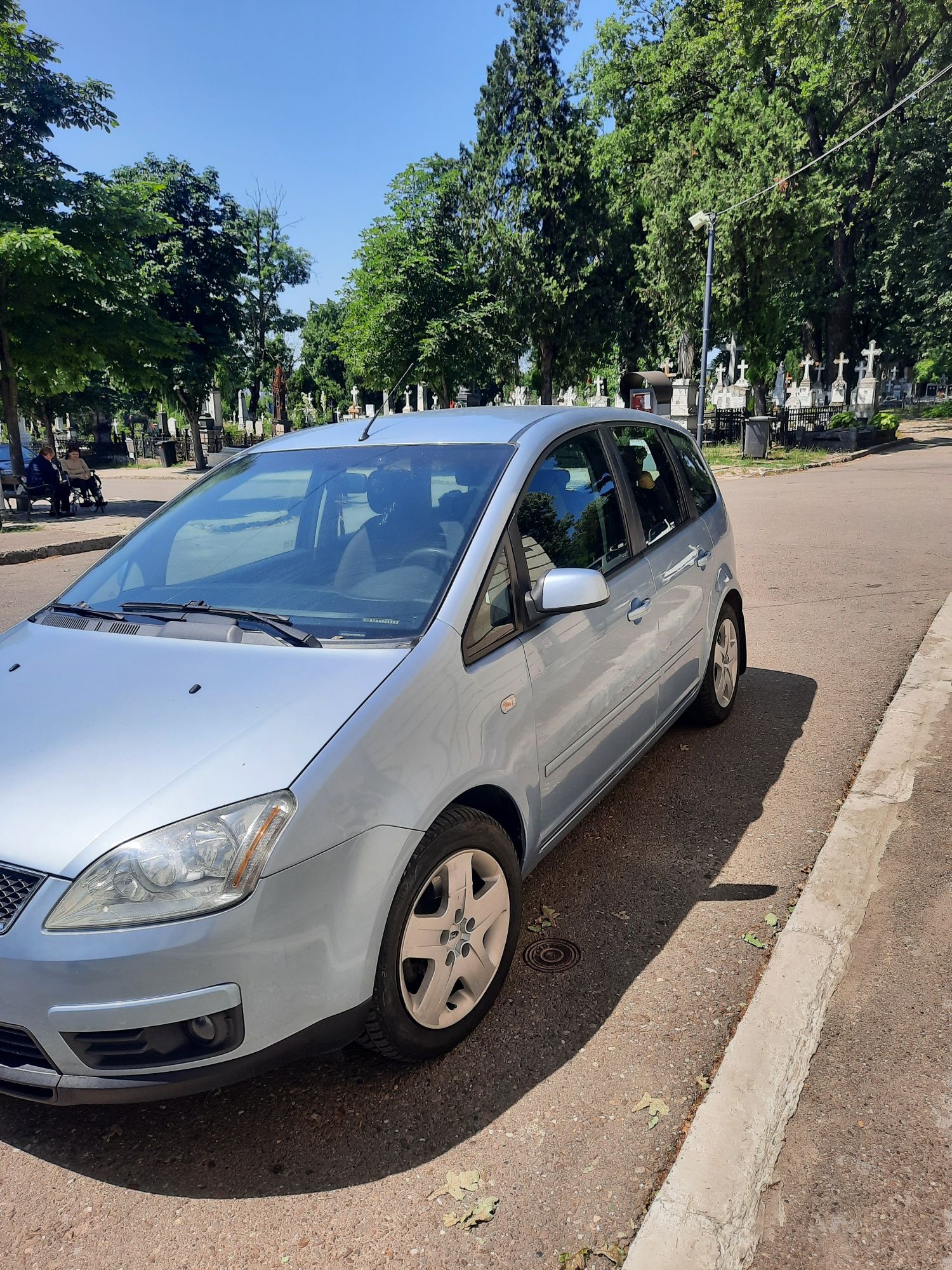 Vind  ford  cmax 2007 1,8 benzina 3500 neg.