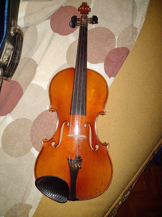 Цигулка запазена