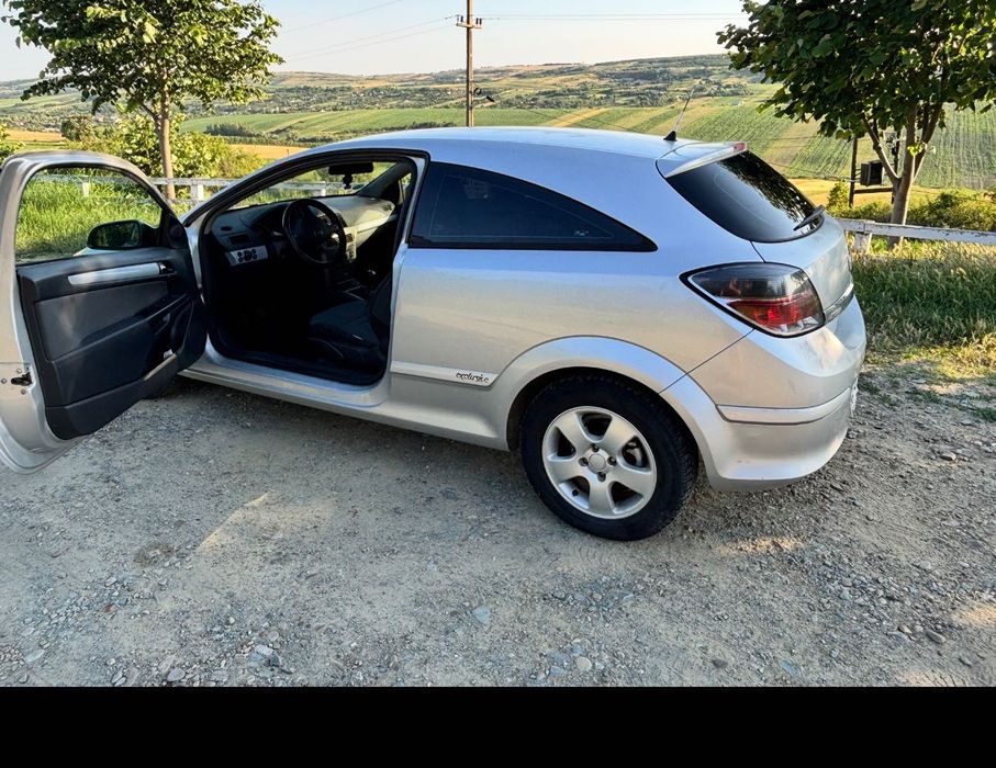 Mașina Opel astra gtc