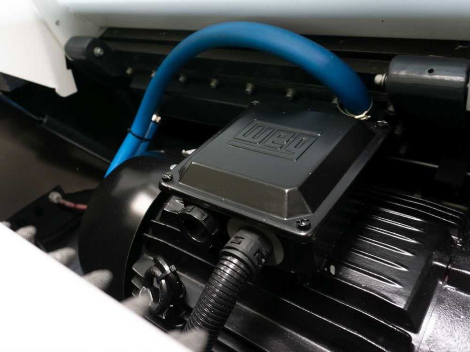 Vind din stoc o moara de  ultima  generatie tip Shini, model SG-3675CE