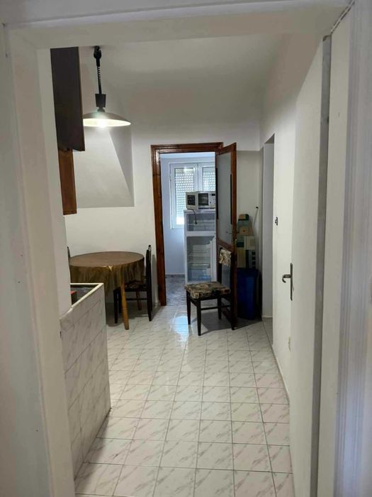 Дава се под наем Тристаен апартамент в Бургас, Братя Миладинови - 80 кв.м за 300 € - Снимка #2