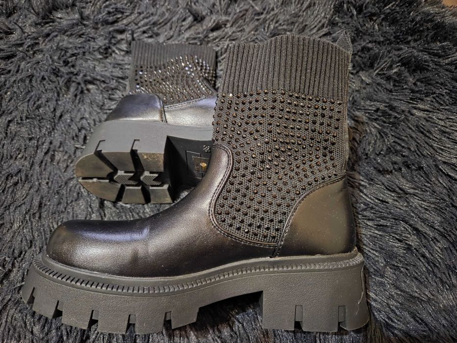 Дамски боти с дебел ток