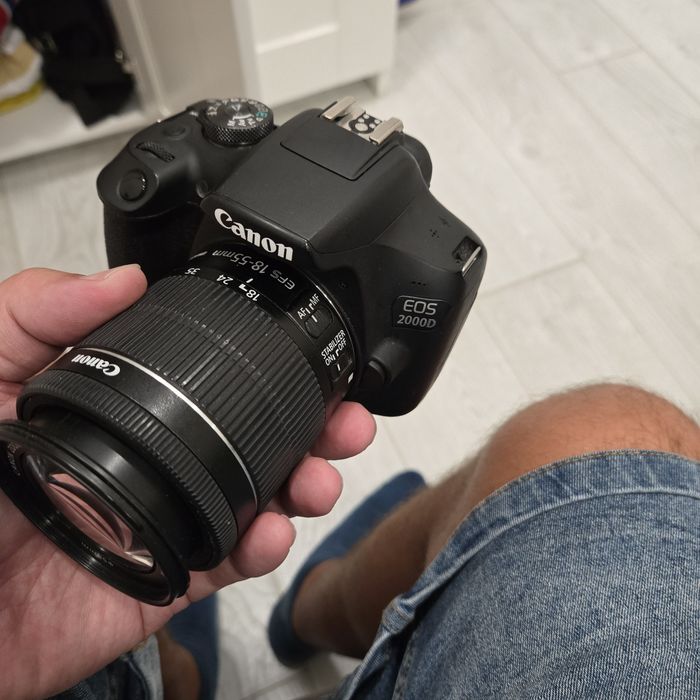 Canon eos 2000d +ef-s 18-55 f:3,5-5.6 is stm
