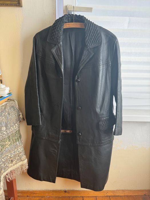 Продавам две кожени палта