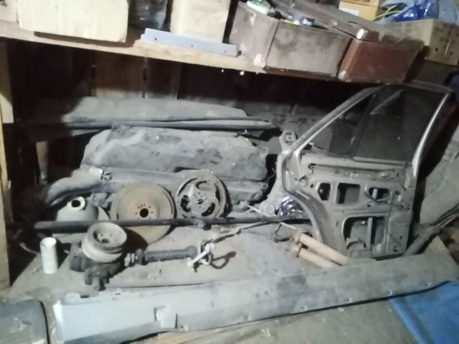 Продам мерседес 190 по запчастям