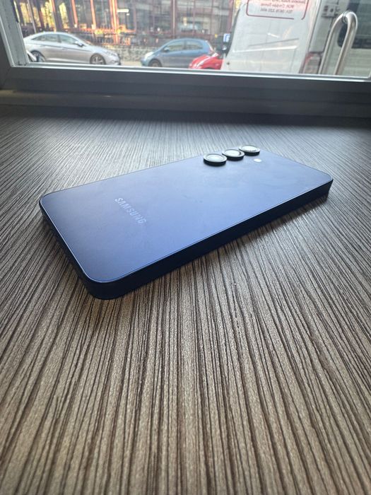 Като нов! Samsung galaxy s25