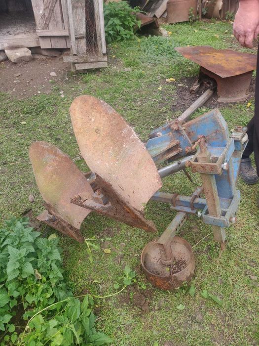 Plug tractor 2 brazde