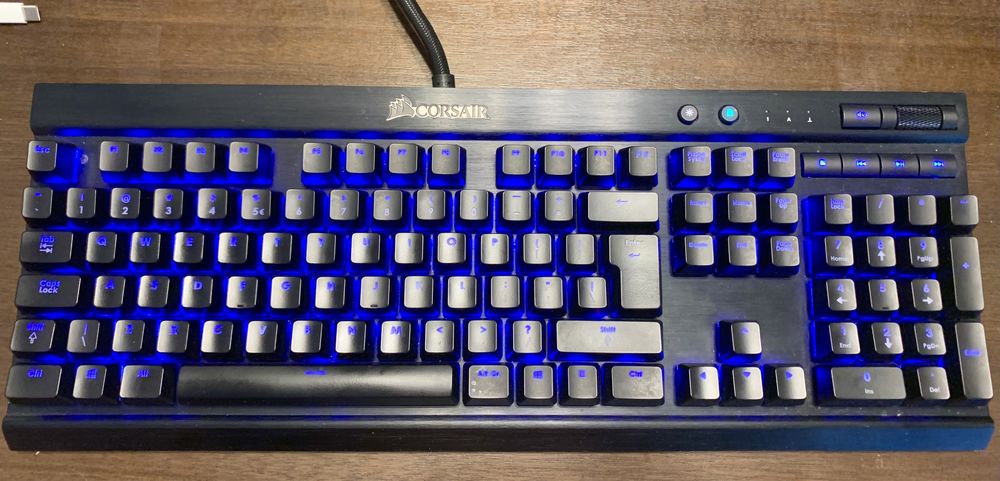 Tastatură gaming Corsair K70 RGB Cherry MX Red