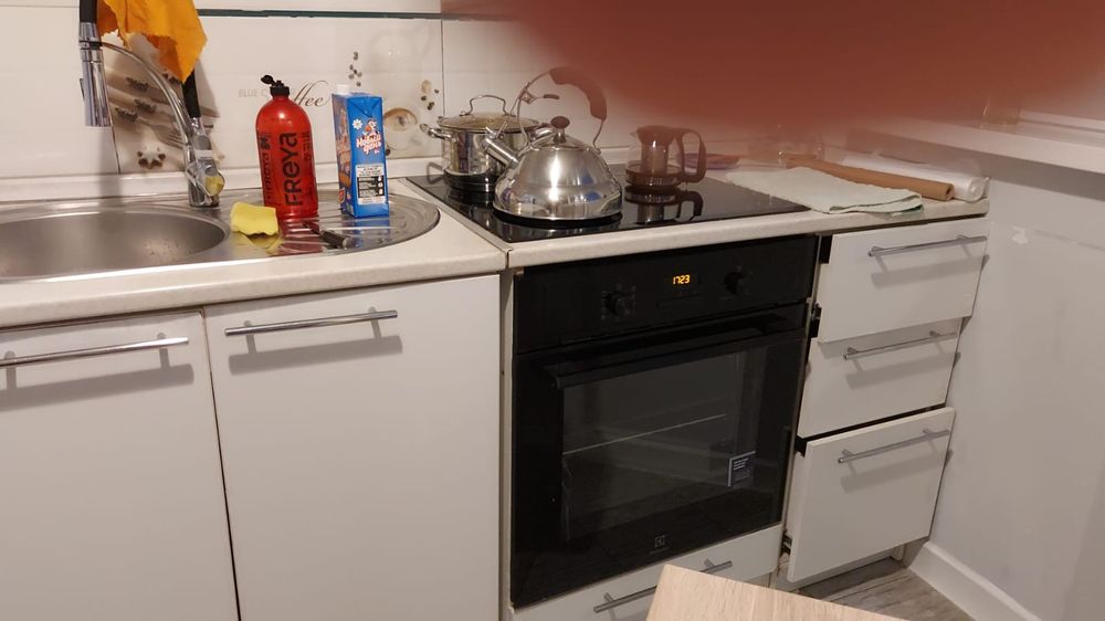 Отдам даром  кухонный гарнитур