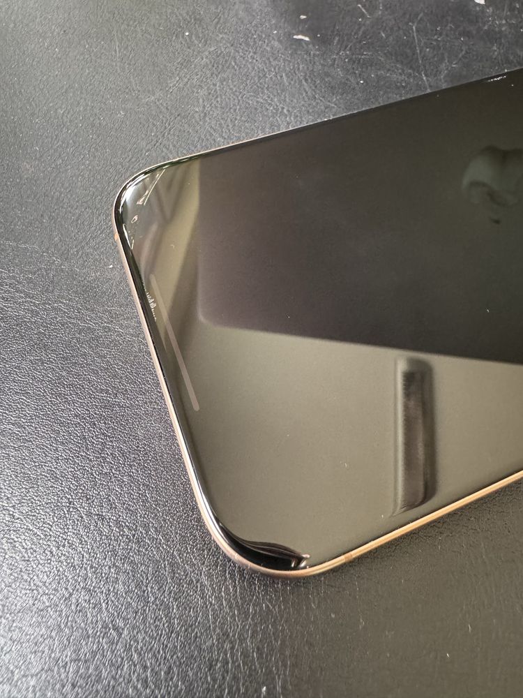 Дисплей с дефект за iPhone 16 Pro Max