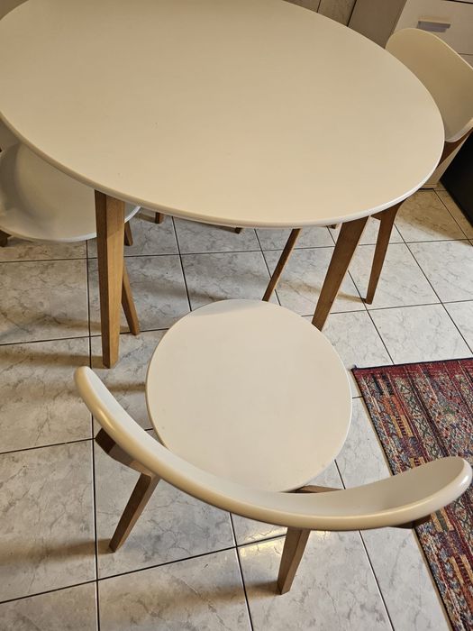 Vand set masa si 4 scaune Jysk