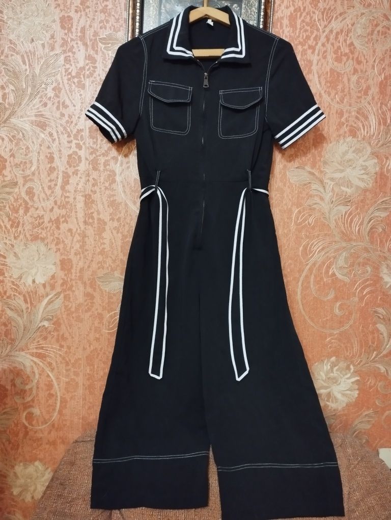 Продам женский комбинезон 46р