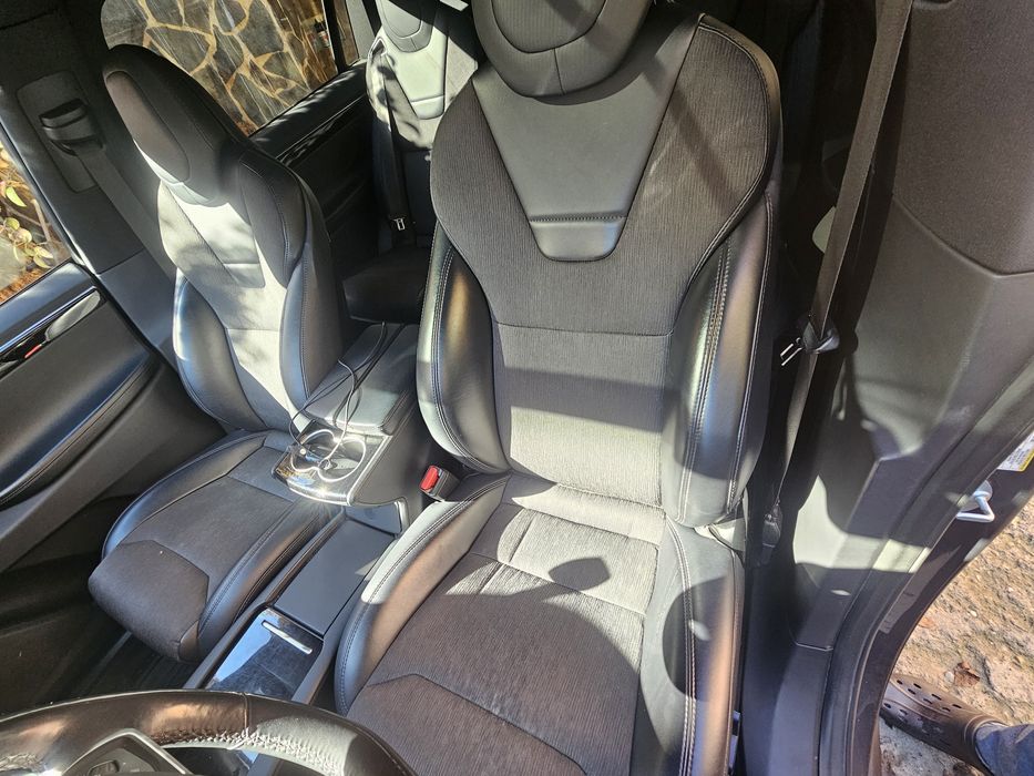 Vand Tesla Model  X Free suc Sc 01 90DIncarcare gratis pe viata.