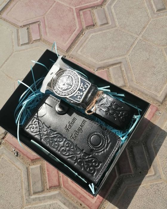 Набор. Именной портмоне и ремень.Кошелёк. Гравировка.