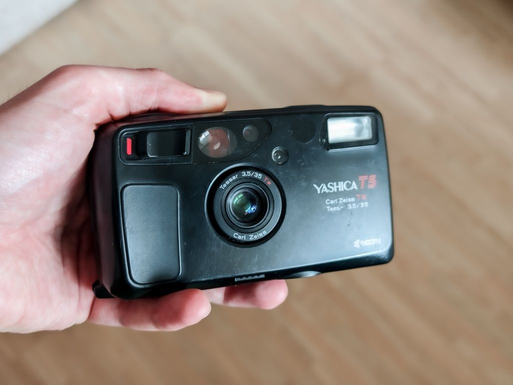 Yashica T5 (Carl Zeiss T* 3,5/35)