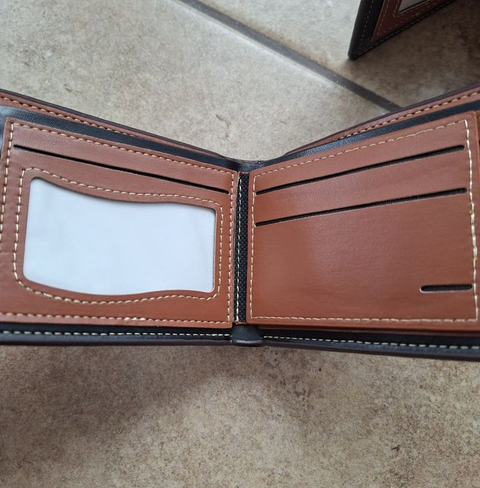 Vand portofele stare noua