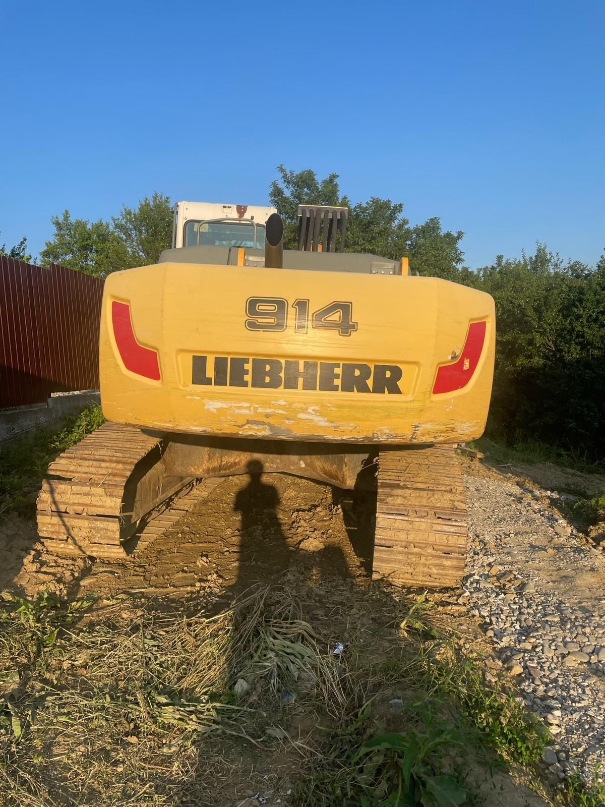 Vând excavator LIEBHERR